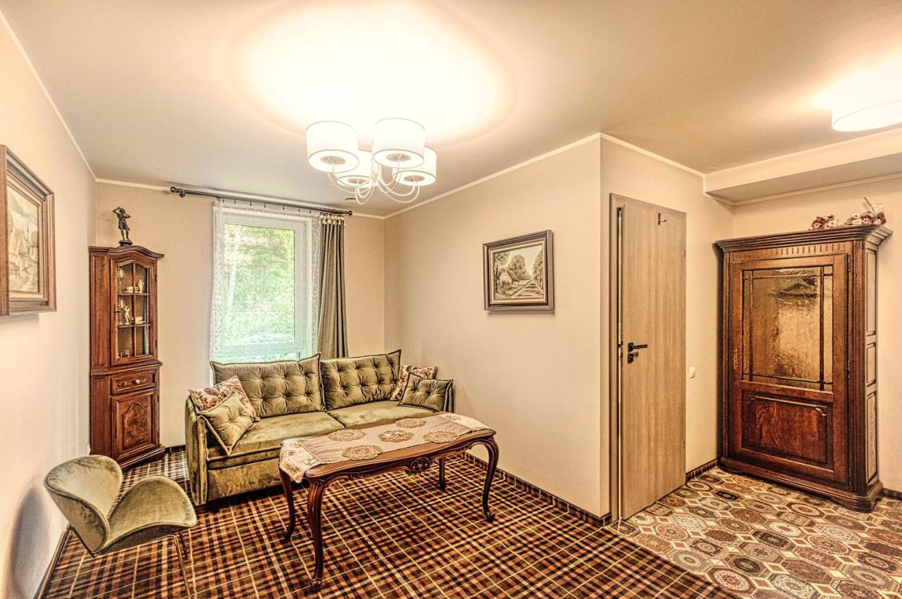 Vilhelmhaus Hotel Dėdeliškės Buitenkant foto