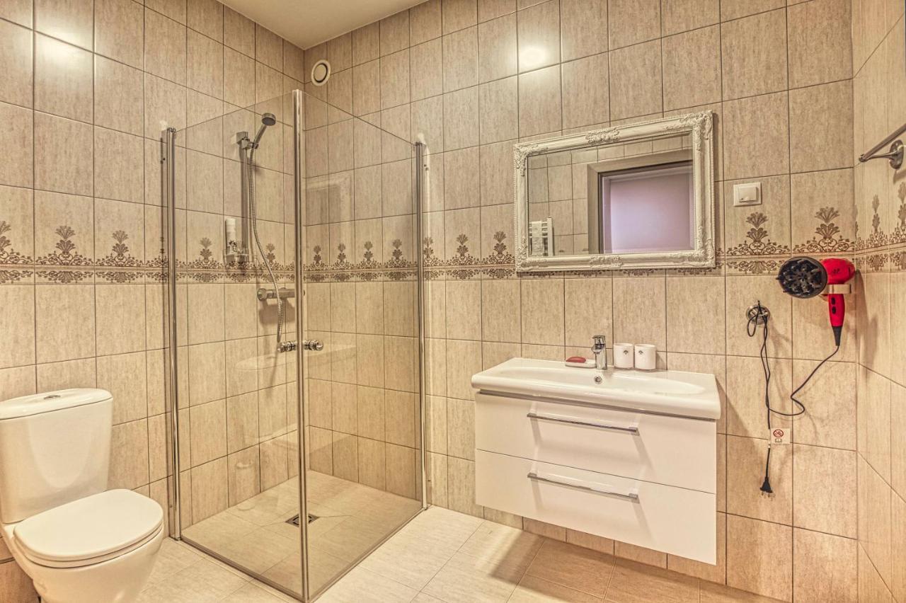 Vilhelmhaus Hotel Dėdeliškės Buitenkant foto