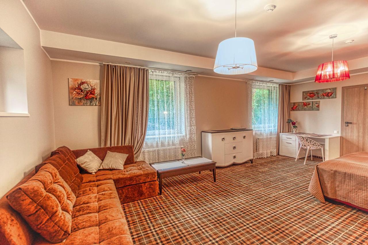 Vilhelmhaus Hotel Dėdeliškės Buitenkant foto